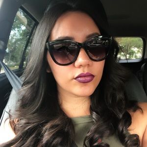 Meet your Posher, Yaviany